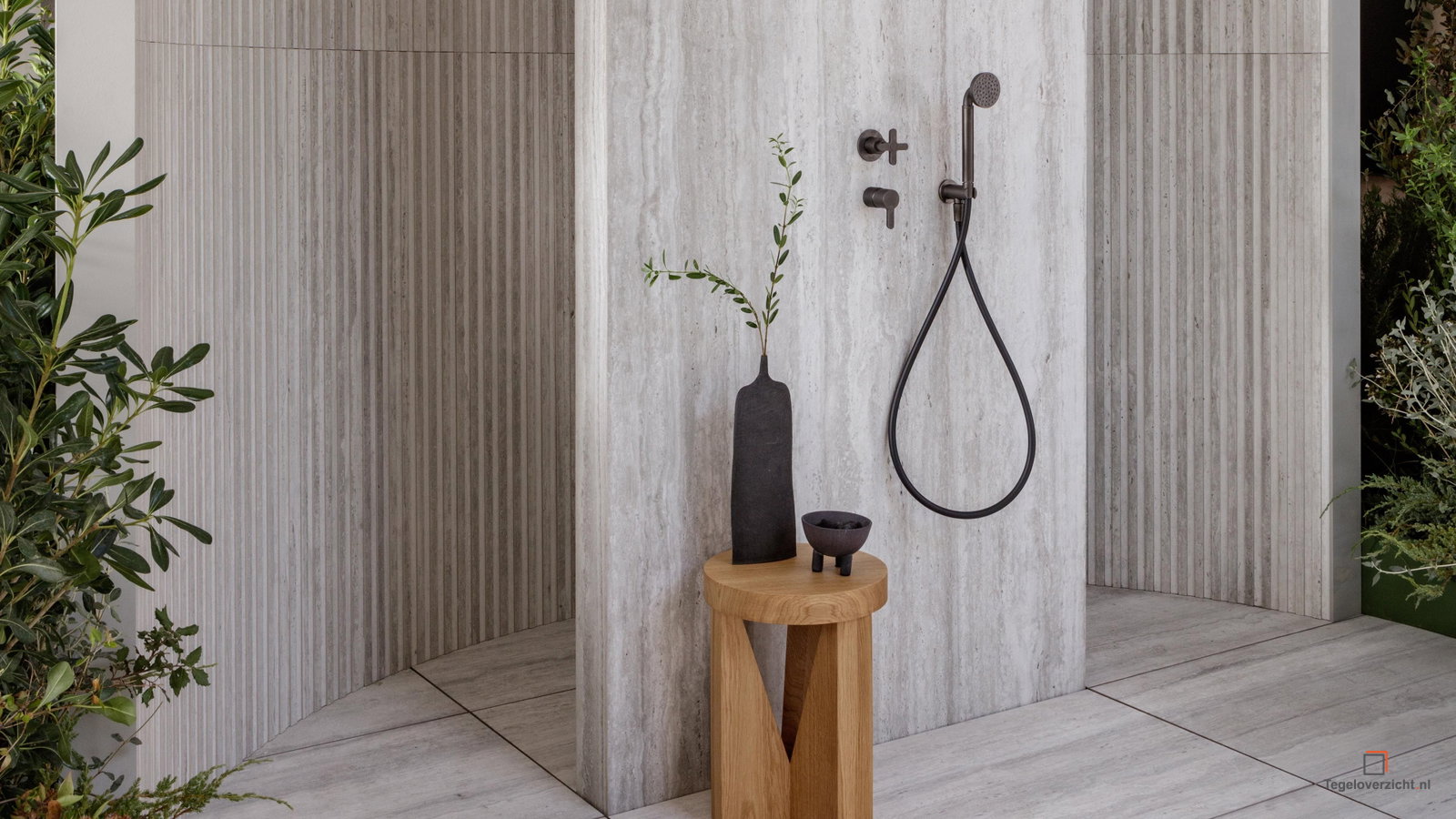 Kronos Nativa NA102 Wandtegel Decor 30X120cm 3D Lux 10mm Mat Ret. in een interieur