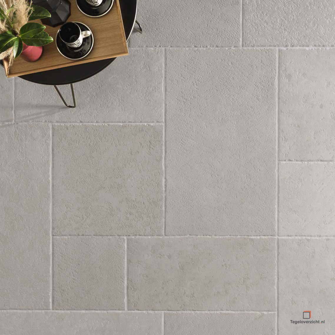 Knight Castle 80x80cm Grijs Mat (CASTLE GREY 80X80 RET) in een interieur