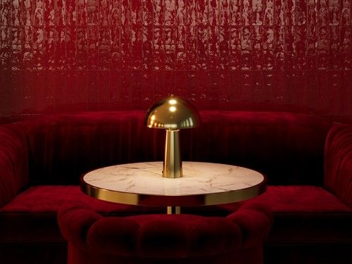 Revoir Paris in een moderne woonkamer